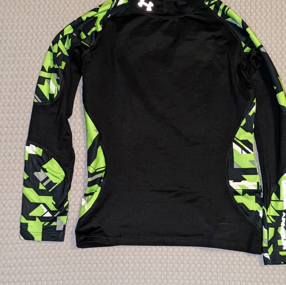 Under Armour Youth Large Fitted Cold Gear